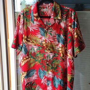 Men's Tropical Red Short-Sleeve Button-Down Shirt